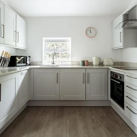Stylish Flat - Bowness Centre With Parking Apartment Exterior photo