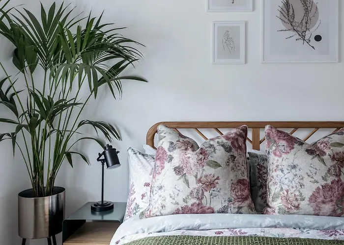 Stylish Flat - Bowness Centre With Parking