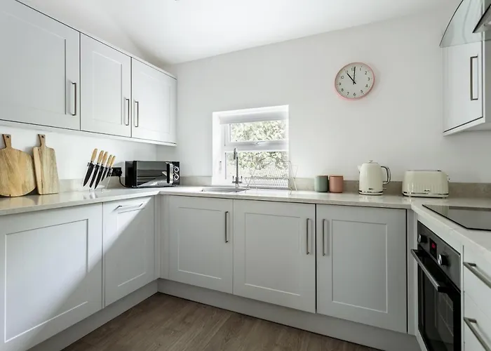 Stylish Flat - Bowness Centre With Parking